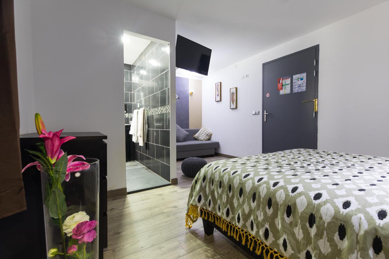 Hotel Des Beaux Arts Chambery Exterior photo